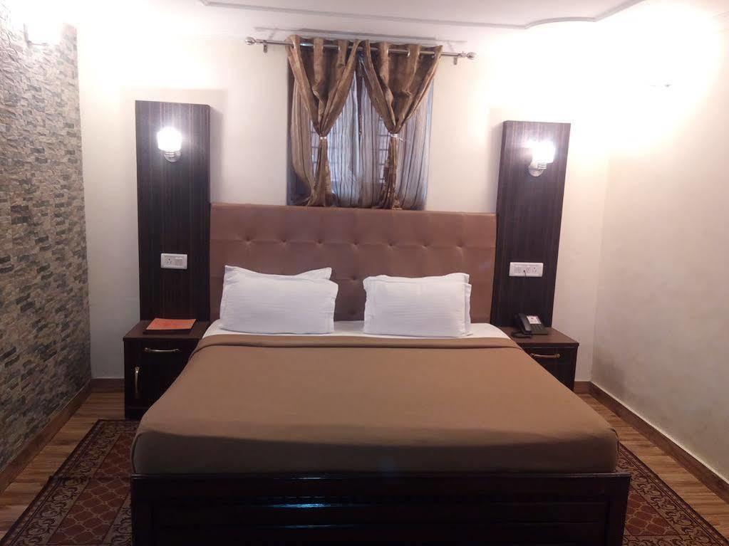 Torrentium Lodge Shimla Bagian luar foto