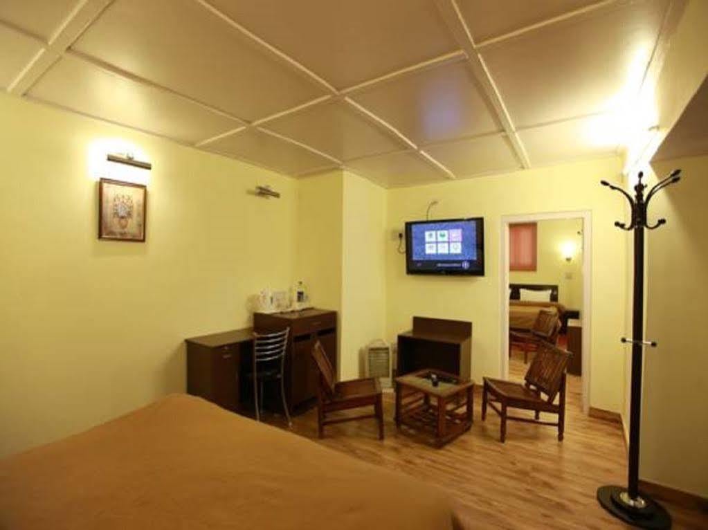 Torrentium Lodge Shimla Bagian luar foto