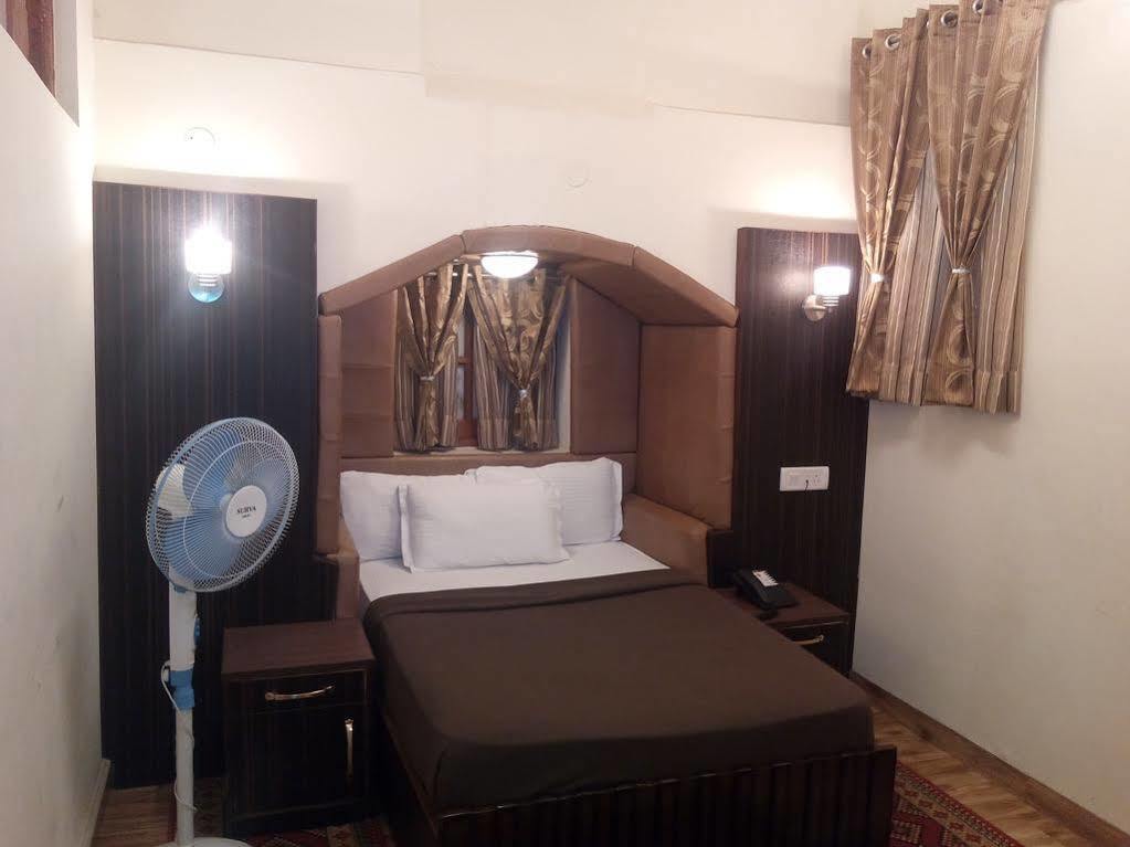 Torrentium Lodge Shimla Bagian luar foto